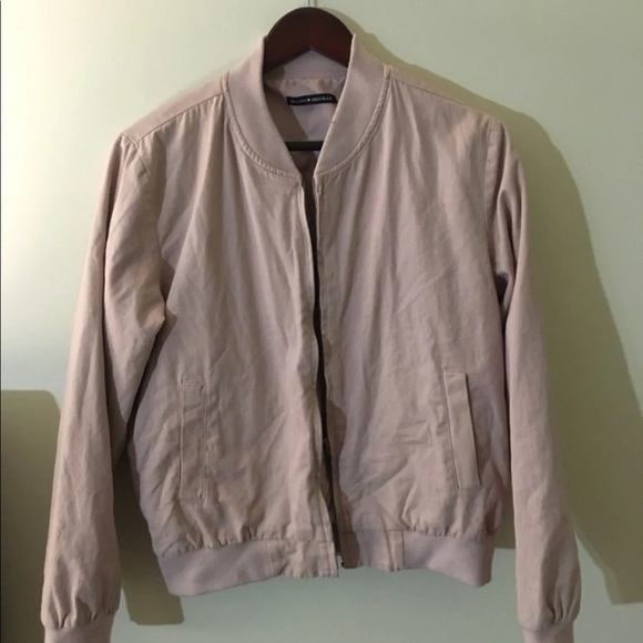 Brandy Melville Jackets & Blazers - Brandy Melville Bomber Jacket